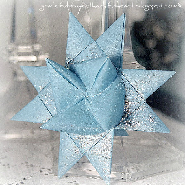 Beautiful folded paper German stars remind many of childhood when they were made at Christmas time. Easy to follow, step-by-step video tutorial teaches you how to make them. 