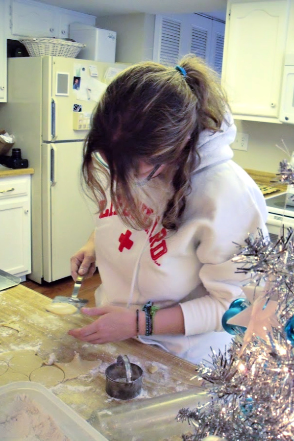 The snow day was perfect for filling the house with the scent of baking cookies and treats like those in a sweet Shoppe. Outside was a picture of white drifts of falling snow and inside was filled with Christmas music and lots of sugar, butter and baking sheets.