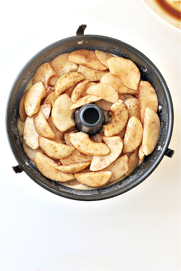 op layer of apples for Jewish apple cake