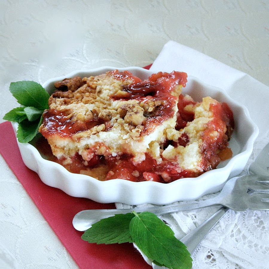 Easy recipe cherry pineapple dump cake 