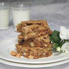 Chewy Chunky Blondies