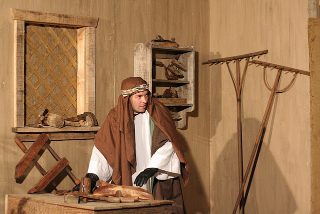 Living nativity is a live production with 13 walk-through scenes from creation to the ascension of Jesus. A Christmas tradition celebrating His birth.