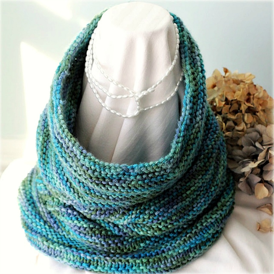 Make a stylish, over-sized knitted cowl or hoodie with this easy to follow pattern. It is not complicated yet looks beautiful while keeping you warm and cozy.