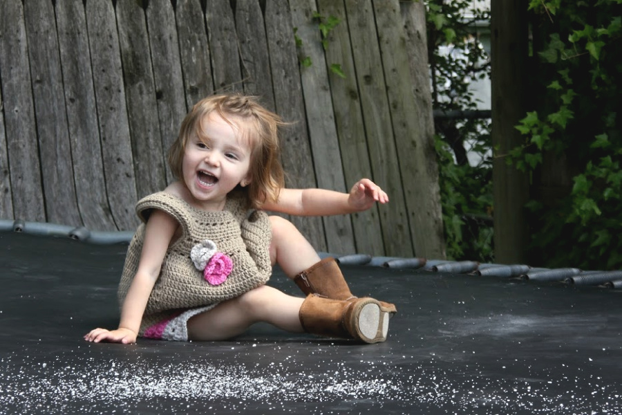 Sweet crochet top or dress for little girls from La La Lovely pattern. Easy Etsy pattern for an adorable outfit for kids clothing.