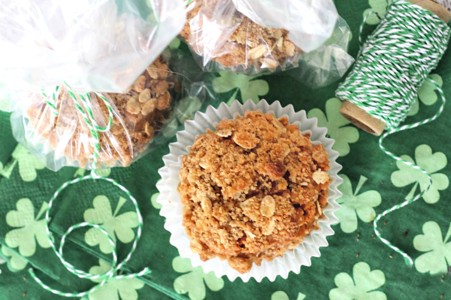 Easy recipe for healthy oatmeal sweet potato muffins with a sweet crumb topping. Make with fresh or canned sweet potatoes, cinnamon and nutmeg.