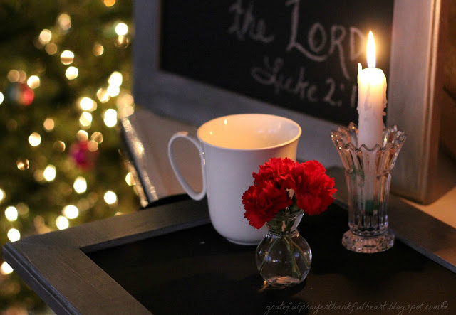 Make a chalkboard and serving tray with a brushed-metal look detailed DIY how-to instructions. Great housewarming gift for newlyweds.