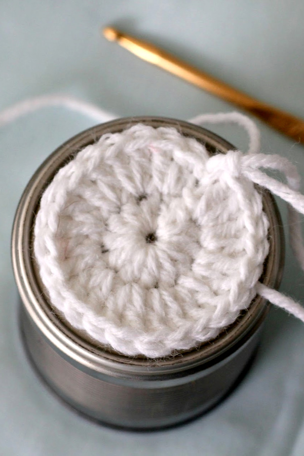 Super easy pattern for cute, useful crochet cozy for jars or cans. Organize your vanity, desk and arts and crafts supplies. Recycle, upcycle and repurpose into multipurpose items!