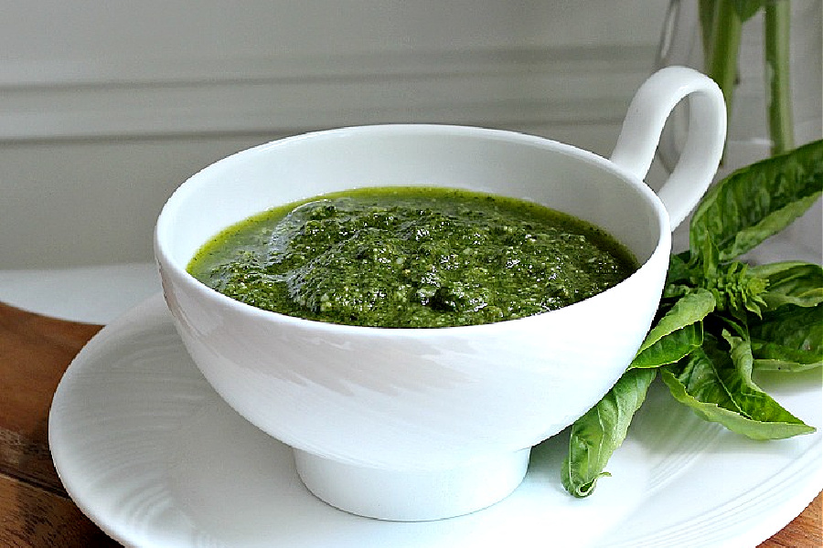 Fresh basil pesto