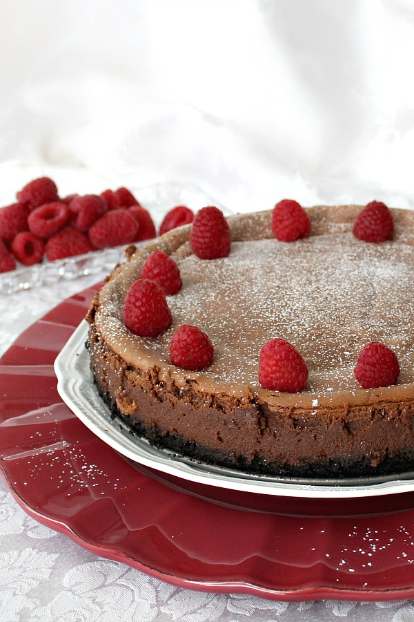 Make a creamy and chocolaty dessert this Valentine's Day for the Love of your life. Chocolate hazelnut cheesecake with an Oreo crust is perfectly decadent.