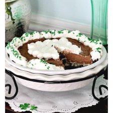 Frozen Minty Mousse Pie