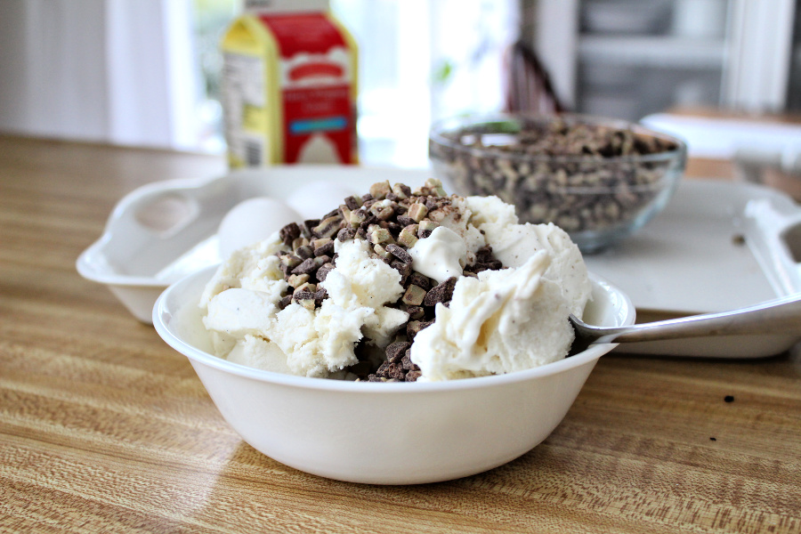 Easy recipe for frozen minty mousse pie with a layers of ice cream, chocolate mousse and whipped cream in a cookie crust is just right for St Patrick's Day