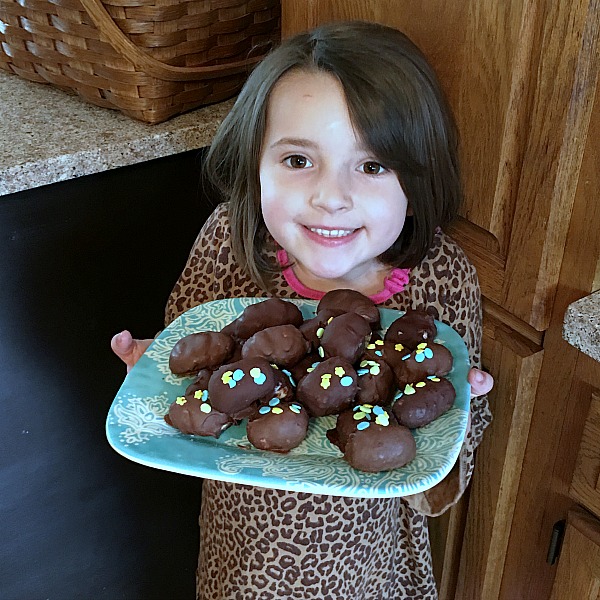 Making Easter chocolate eggs is such an endearing tradition especially when done together with children or grandchildren. Gather up the ingredients, corral some children and make some delicious, chocolate buttercream and coconut Easter eggs together.