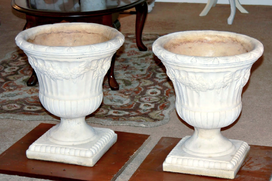 A garage sale urn was a DIY project. A little work and a new coat of paint resulted in a beautiful, farmhouse style porch planter for spring garden flowers with lots of curb appeal. Shade loving annuals flowers and coleus do exceptionally well.