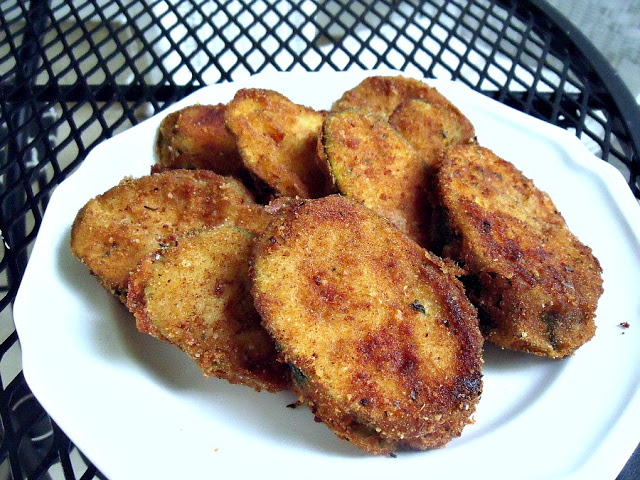 An old time favorite, fried zucchini is a delicious summertime, garden fresh appetizer, side dish or light entree using panko or regular bread crumbs.