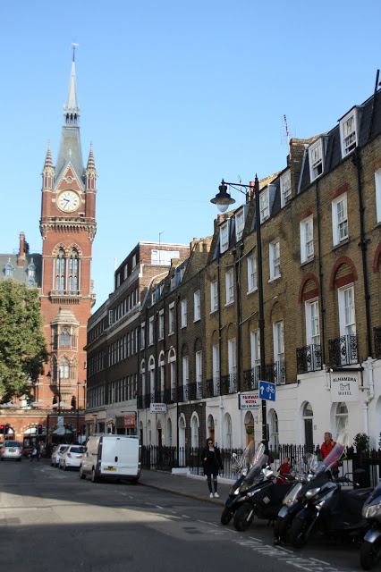 Our last day of London included visiting St Pancras Renaissance Hotel, Kings Cross Station and the changing of the Guard at St James Palace.