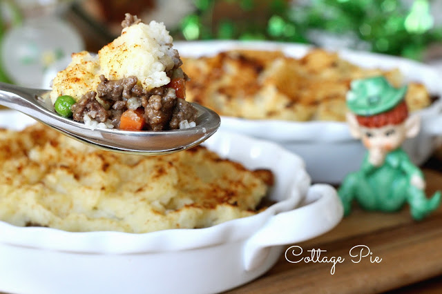 Is it Cottage Pie or Shepherd's Pie? Did you know there is a difference between “cottage pie” and “shepherd’s pie?” Shepherd’s pie should only be named as such if it contains lamb, and “cottage” usually applies to one made with beef. Whatever you call it, it is a delicious, budget meal.