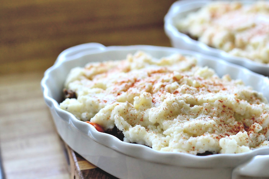 Is it Cottage Pie or Shepherd's Pie? Did you know there is a difference between “cottage pie” and “shepherd’s pie?” Shepherd’s pie should only be named as such if it contains lamb, and “cottage” usually applies to one made with beef. Whatever you call it, it is a delicious, budget meal.