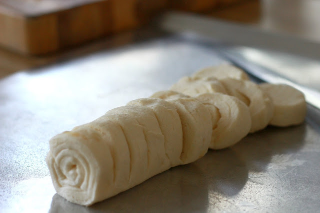 Orange Honey Pull-Apart Rolls are a pretty way to dress-up a can of crescent rolls. Brushed with a sweet orange glaze, they take just a few minutes of preparation yet burst with flavor.