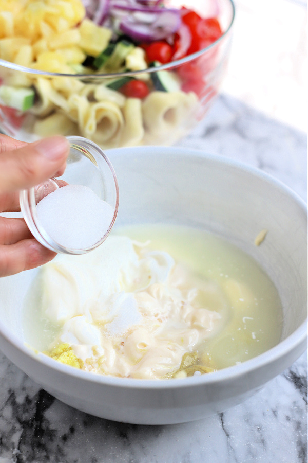 creamy dressing for Hawaiian pasta salad with cheese tortellini and ham