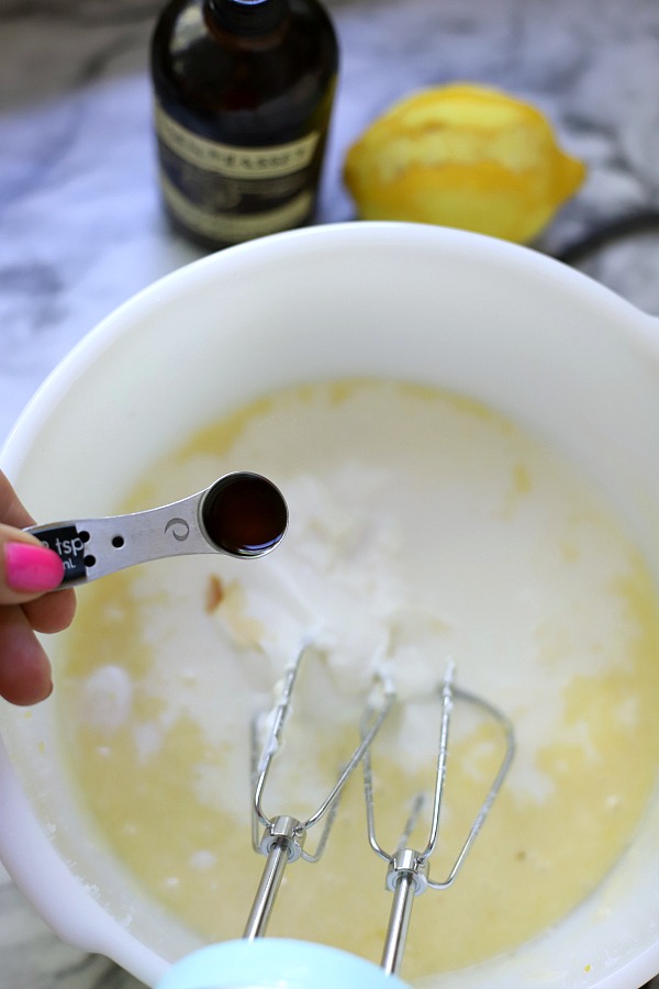 Easy recipe and step-by-step directions for making homemade blueberry muffins for the beginner cook or baker.