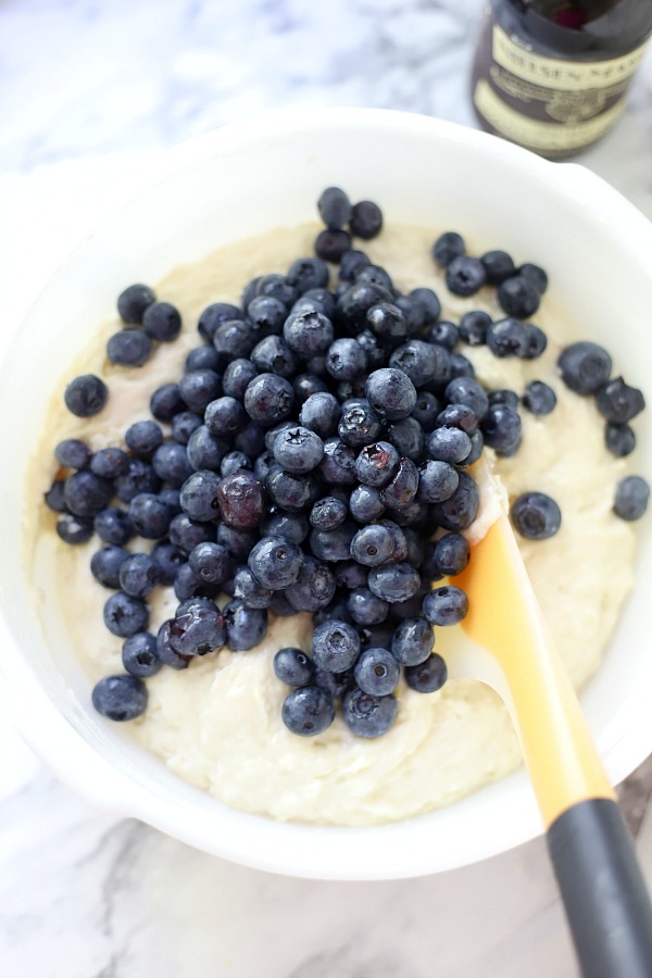 Easy recipe and step-by-step directions for making homemade blueberry muffins for the beginner cook or baker.