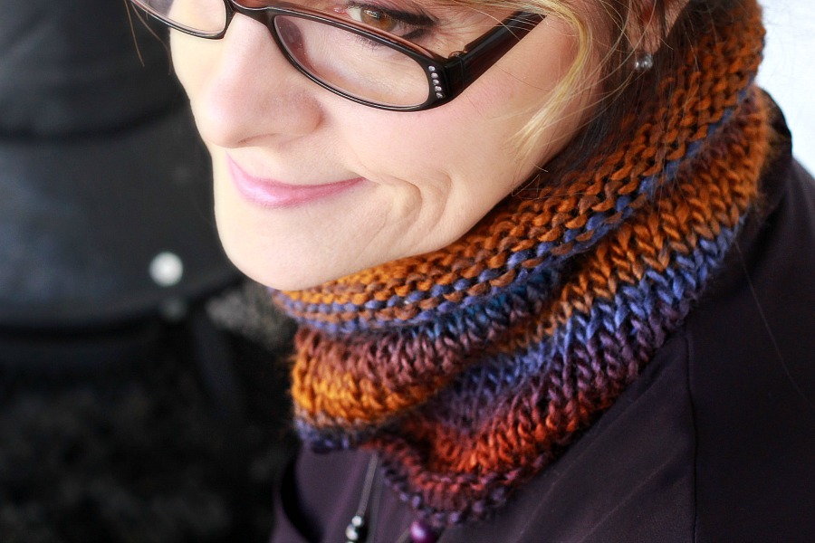 Keep warm and snugly this fall with a stylish knitted cowl. Cute pattern that is easily modified for many different looks. A great beginner knitting project.