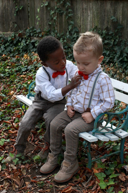 Little boys look adorable dressed up with suspenders and red bow ties. You can make the bow ties quickly with this easy knitted bow tie pattern. Sweet for any occasion.