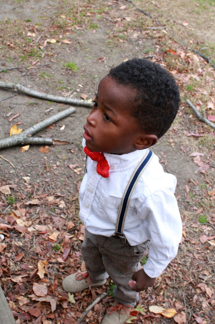 Little boys look adorable dressed up with suspenders and red bow ties. You can make them quickly with this easy knitted bow tie pattern. Sweet for any occasion. 