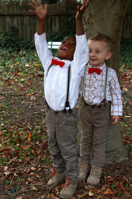 Little boys look adorable dressed up with suspenders and red bow ties. You can make them quickly with this easy knitted bow tie pattern. Sweet for any occasion. 