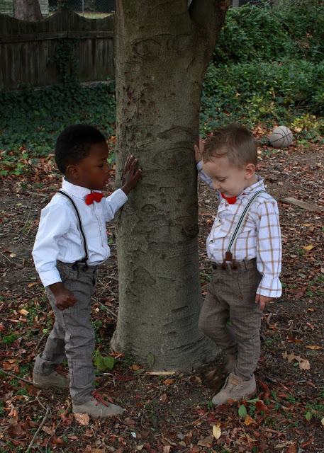 Little boys look adorable dressed up with suspenders and red bow ties. You can make them quickly with this easy knitted bow tie pattern. Sweet for any occasion. 