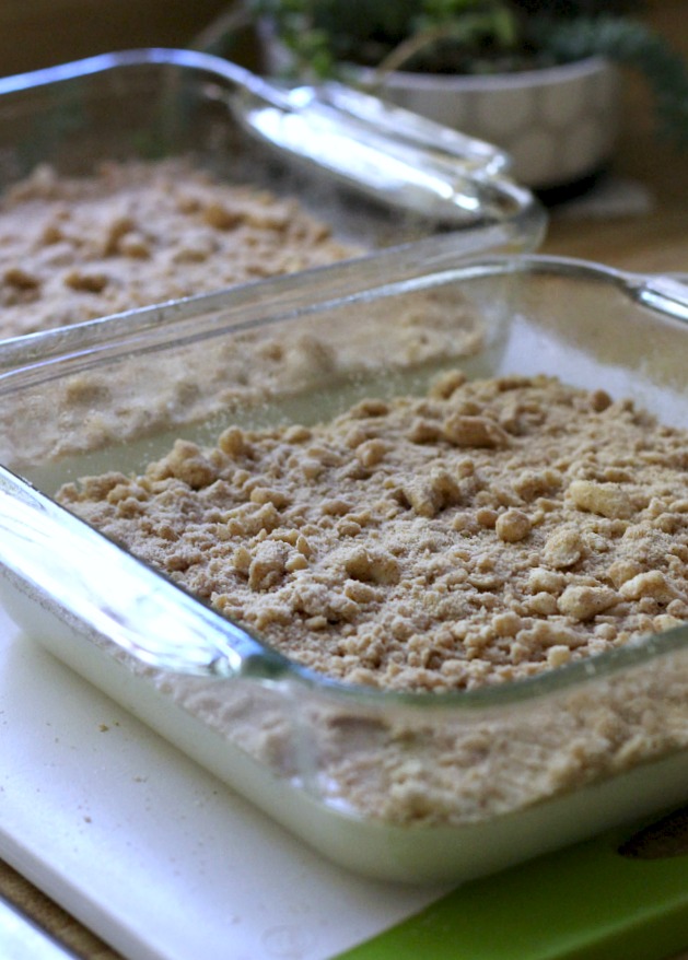 Easy recipe for a favorite coffee cake with a brown sugar crumb topping. Perfect for breakfast with coffee or at break time.