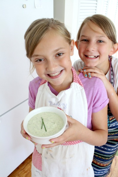 Buttermilk Ranch Dressing is a favorite with kids and adults. Full of amazing flavors bringing boring salads to life. Easy recipe for a fresh, bright taste.