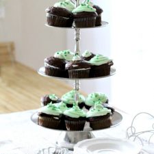 Minty Cream Cheese Frosted Cupcakes