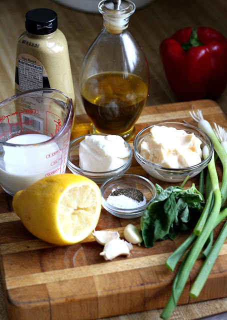 Buttermilk Ranch Dressing is a favorite with kids and adults. Full of amazing flavors bringing boring salads to life. Easy recipe for a fresh, bright taste.