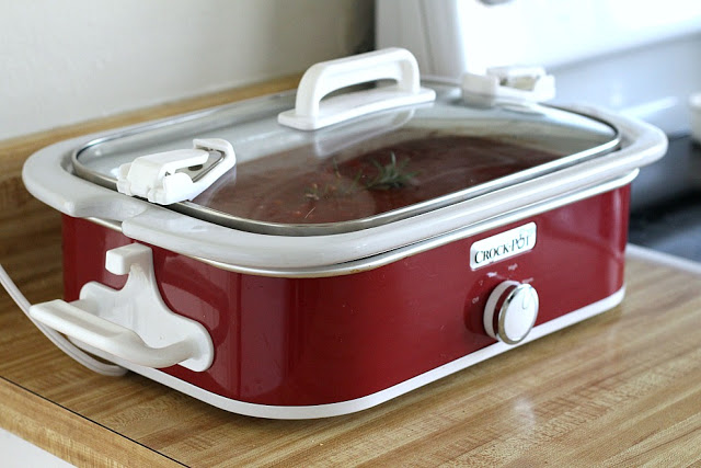 A delicious slow cooker tomato pasta sauce is perfect for those busy days and you still need a meal to feed the hungry. Ladle over your favorite pasta. 