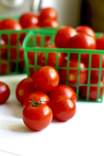 Visit to London Covent Garden and Jamie Oliver restaurant inspired this easy recipe for roasted cherry tomato and basil bruschetta with creamy ricotta. A fresh and delicious summertime appetizer or entree.