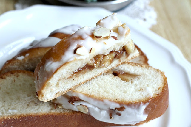 Frosted Apple Danish Braid made easy with dough from Bread Machine. Filled with cinnamon and apples and topped with frosting and toasted almonds. Breakfast or snack treat!