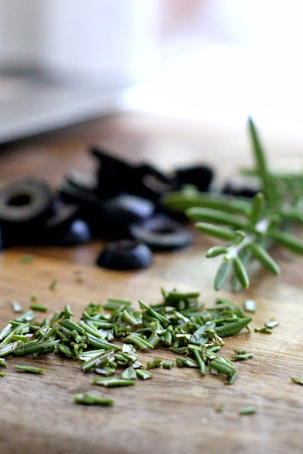 Rosemary Focaccia is irresistible, Dip in olive oil or slice for a sandwich, this Italian yeast bread is amazing. Easy recipe from bread machine dough.