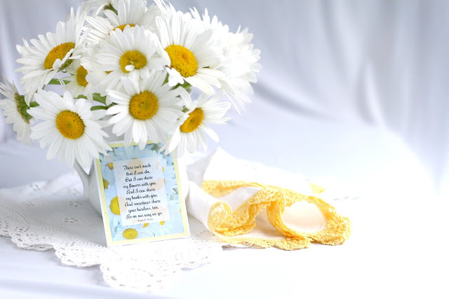 I can share my daisies with you. Shasta Daisies Gift Tags Free printable gift tags with poem for gift-giving.