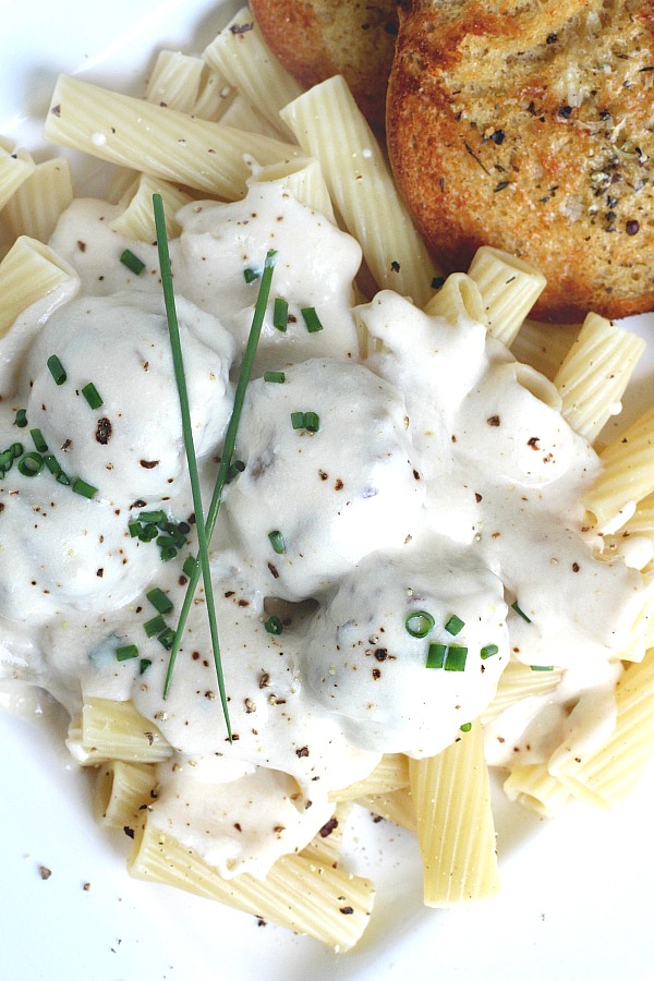 Easy recipe for Swedish meatballs in a creamy white sauce. Served over cooked noodles or pasta for a lovely and delicious dinner entree.