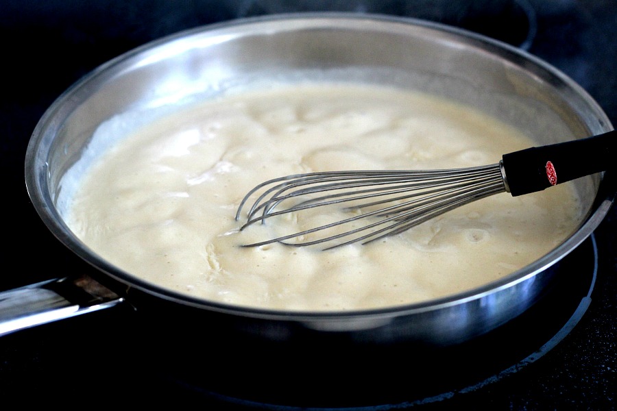 Easy recipe for Swedish meatballs in a creamy white sauce. Served over cooked noodles or pasta for a lovely and delicious dinner entree.