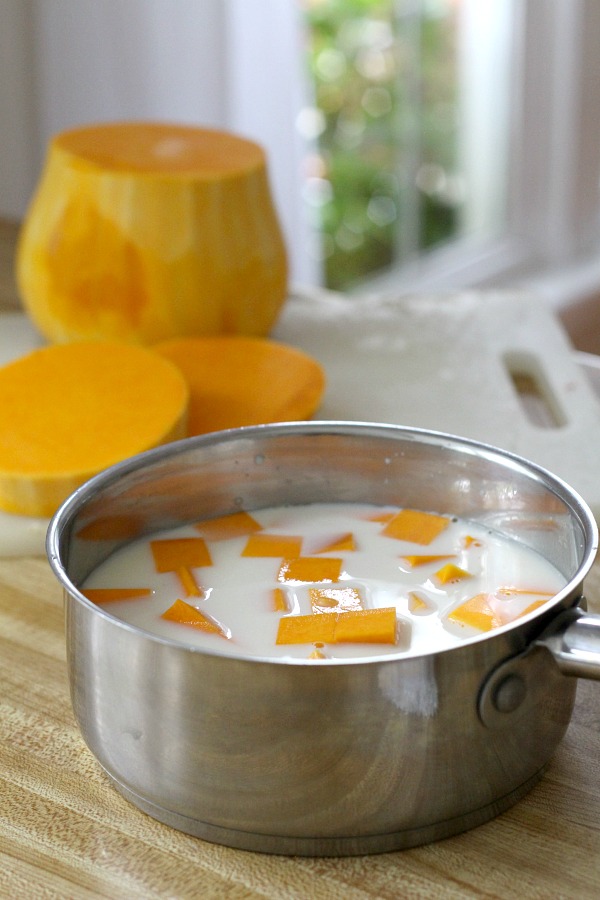 Butternut squash is a surprise ingredient in delicious Lightened Butternut Squash Mac and Cheese. Great flavor and nutrition as well as reduced calories. 