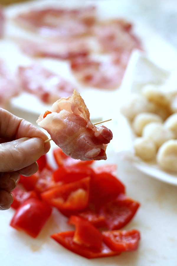 Bacon chestnut wraps are easy to make appetizers and a favorite for holiday parties, super bowl fun and entertaining. Amazing combo of crunchy, salty bacon and a hint of sweetness make them irresistible.