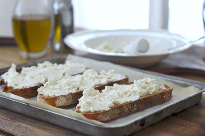 Easy recipe for Arugula, Apple and Fennel Salad with Citrus Vinaigrette and Three-Cheese Crostini from Valerie Bertinelli's cook book. One of many great recipes from this adorable actress and cook.