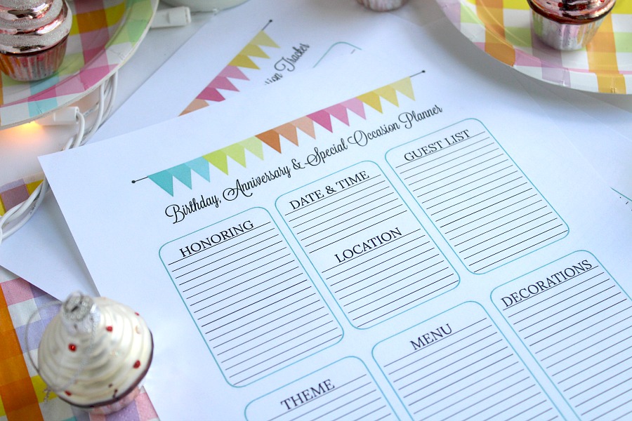 Record special days of sweet family and friends on pretty Birthday, Anniversary & Special Occasion Tracker and Planner FREE printables.