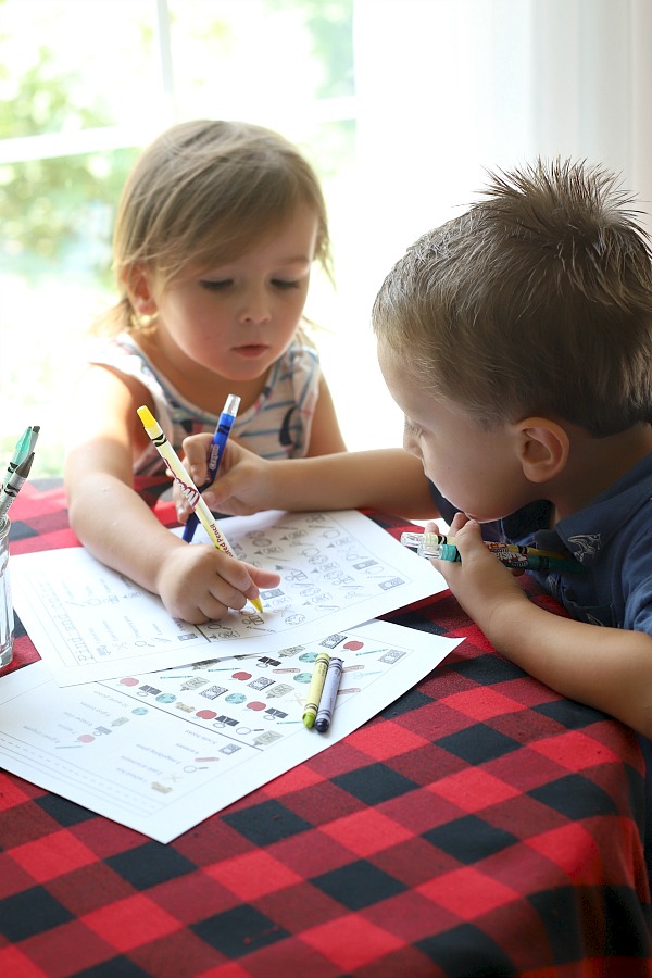 Back to school FREE printable for kids, find and color activity pages help with counting as little ones prepare for preschool, kindergarten and homeschool. 