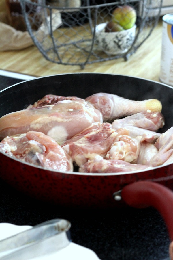 Poulet a la Creme or chicken in cream sauce looks & sounds complicated. It's really an easy and delicious French dish special enough for entertaining yet simple for weeknight dinner.