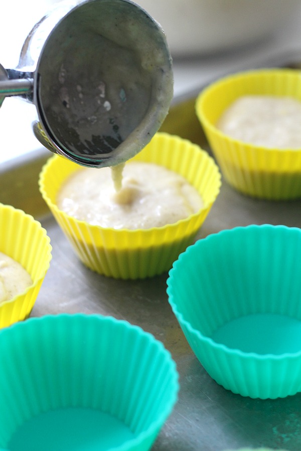 Easy recipe for Allspice Crumb muffins perfect for breakfast or snacking with coffee, tea or a cold glass of milk. 