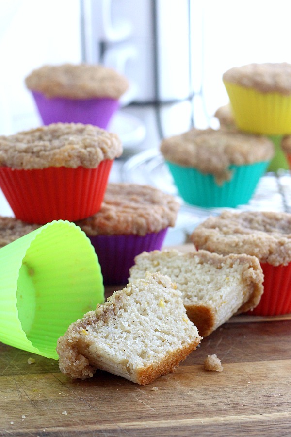 Easy recipe for Allspice Crumb muffins perfect for breakfast or snacking with coffee, tea or a cold glass of milk.