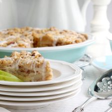 Easy Apple Streusel Pie